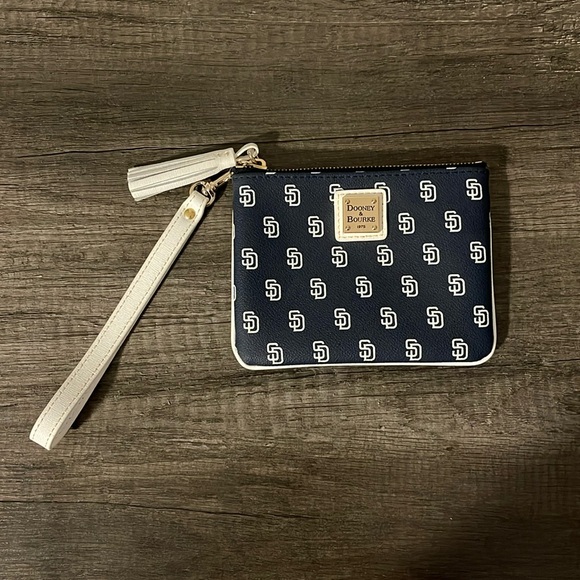Dooney & Bourke MLB Padres Wallet - Picture 1 of 7